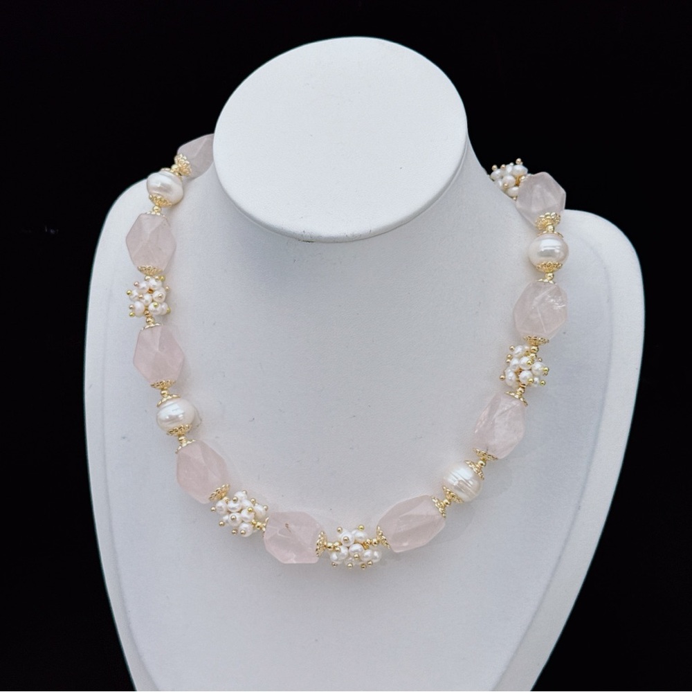 X738 Handmade Freshwater Baroque Pearl Rose Quartz Flower Blossom Necklace - Picture 7 of 9